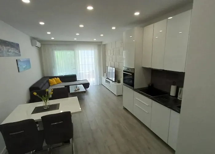 Lux Antonija Apartment *